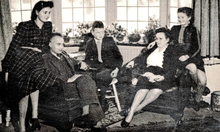 Dr. Cohen met zijn gezin Halle 