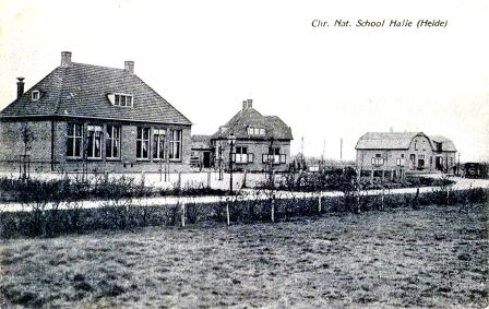 1925 2 School met meestershuis Halle Heide 1925