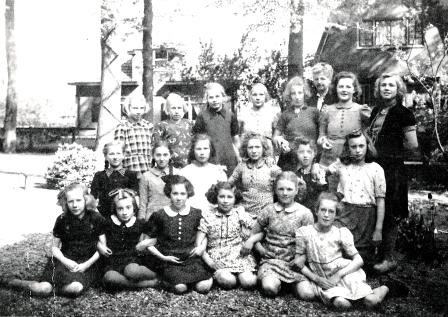 1944 34 n 1944 klas 1B Huishoudschool 