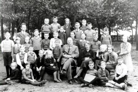 15 1937 1938 110 groep foto coll. Wesselink
