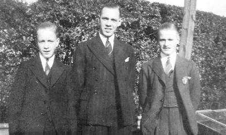 3 broers Meachen John Cyril en Stenley Meachen 