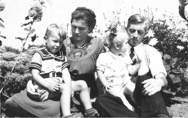 Ormel Vader moeder de 2 kinderen 1944