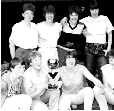1977 Volleybal dames Zelhem uitsnede dames 