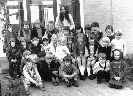 1970 71 hv Kleuterschool Halle oude schoolfoto s van school 0017 Heidi