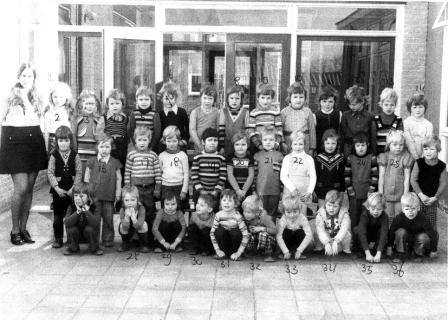 1970 hv Kleuterschool met Jenny Geluk Heidi