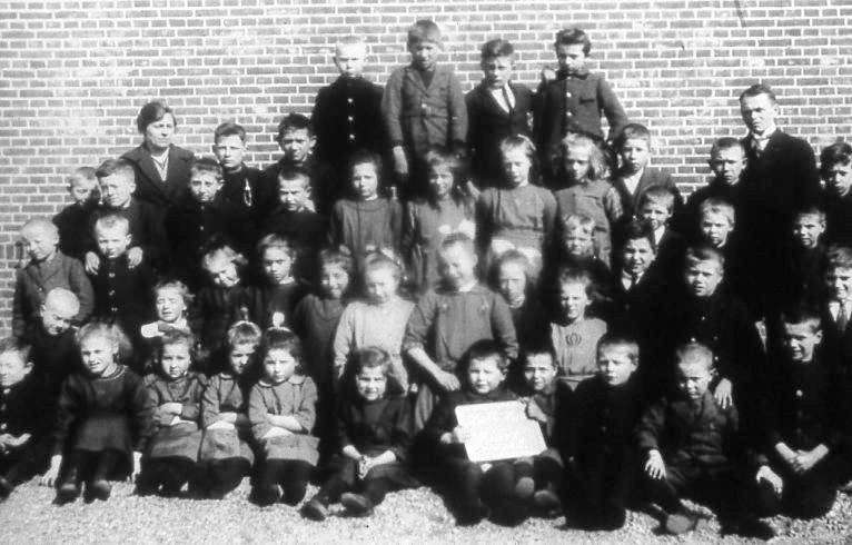 1926 188 klassefoto halle heide school
