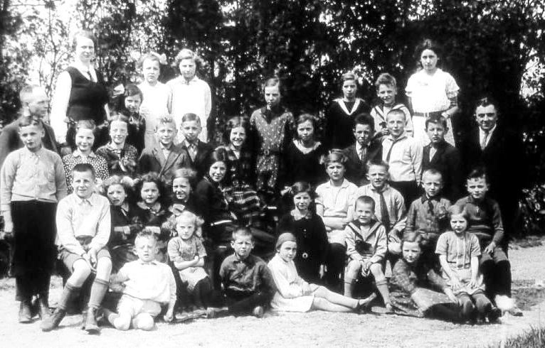 1933 185 klassefoto halle heide school