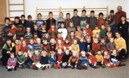 1996 alle kinderen en het personeel najaar