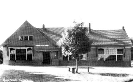 1935 Schoolgebouw . 