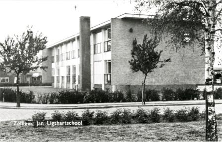 1971 38 215 Jan Ligthartschool 1971