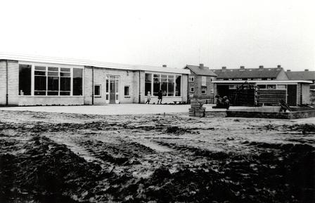 01 1966 207a Keuterschool vlak voor de opening foto Berendsen Toonk