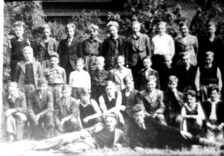 1953 16 HR klassefoto landbouwschool