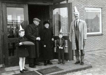2 1971 272 school opening 20 febr. foto H.H.Hennink 