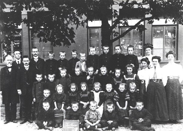1910 22 Looschool foto E. Oosterink 600 x 432