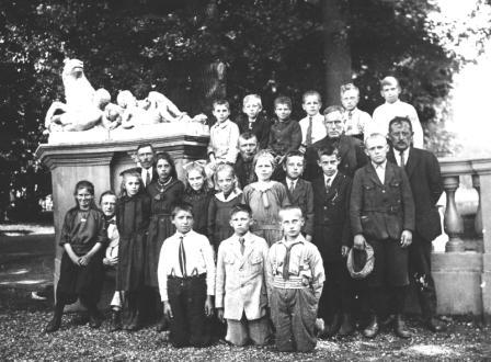 14 1925 55 Schoolreis Palijs t Loo foto. Oosterink Palmberg