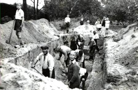 04 1943 121 graven schuilkelder foto D. Ooyman