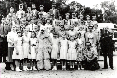 29 1959 163 Schoolreisje Rhenen foto coll. Eskes