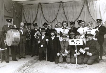 37 1969 50 jarigen bij 100 jarig jubileum met Pr. Juliana Mevr.Stege Hoftijzer en Hiddink Harmsen 