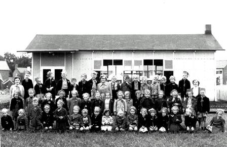 1954 Opening Marijke kl.school Juli poest clement
