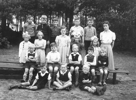 1951 schoolfoto juf Vermeulen archief 